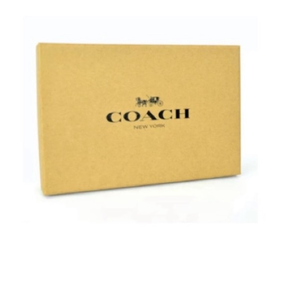 Coach | Metallic Pink Leather Wristlet - Picture 4 of 9